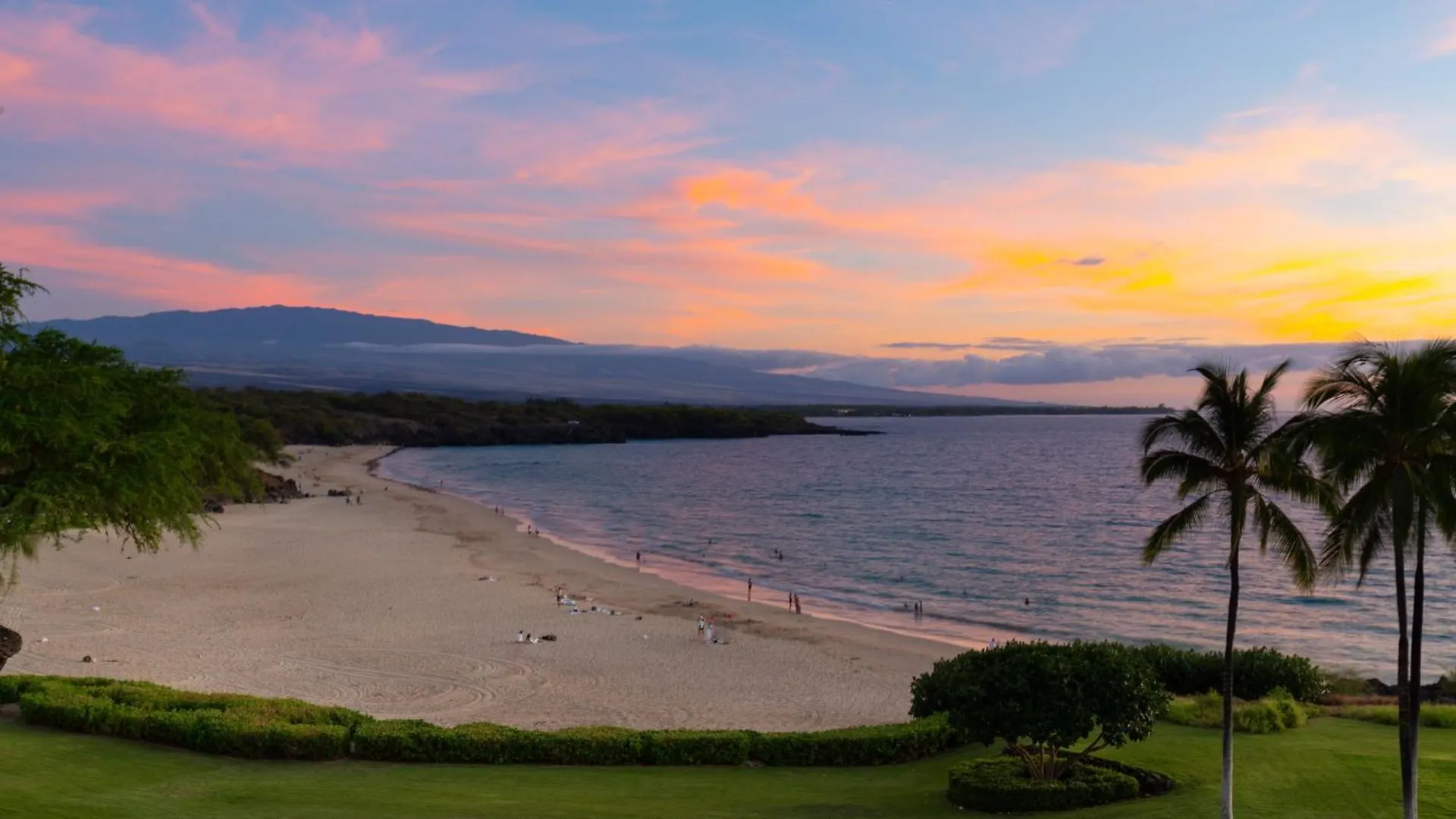 Holiday home Elegant Escape Elegant 4Br Laulea Home With Pool And Ocean View Waikoloa